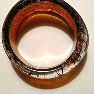 Vintage from the 1960s

Bracelet length: 3.inches